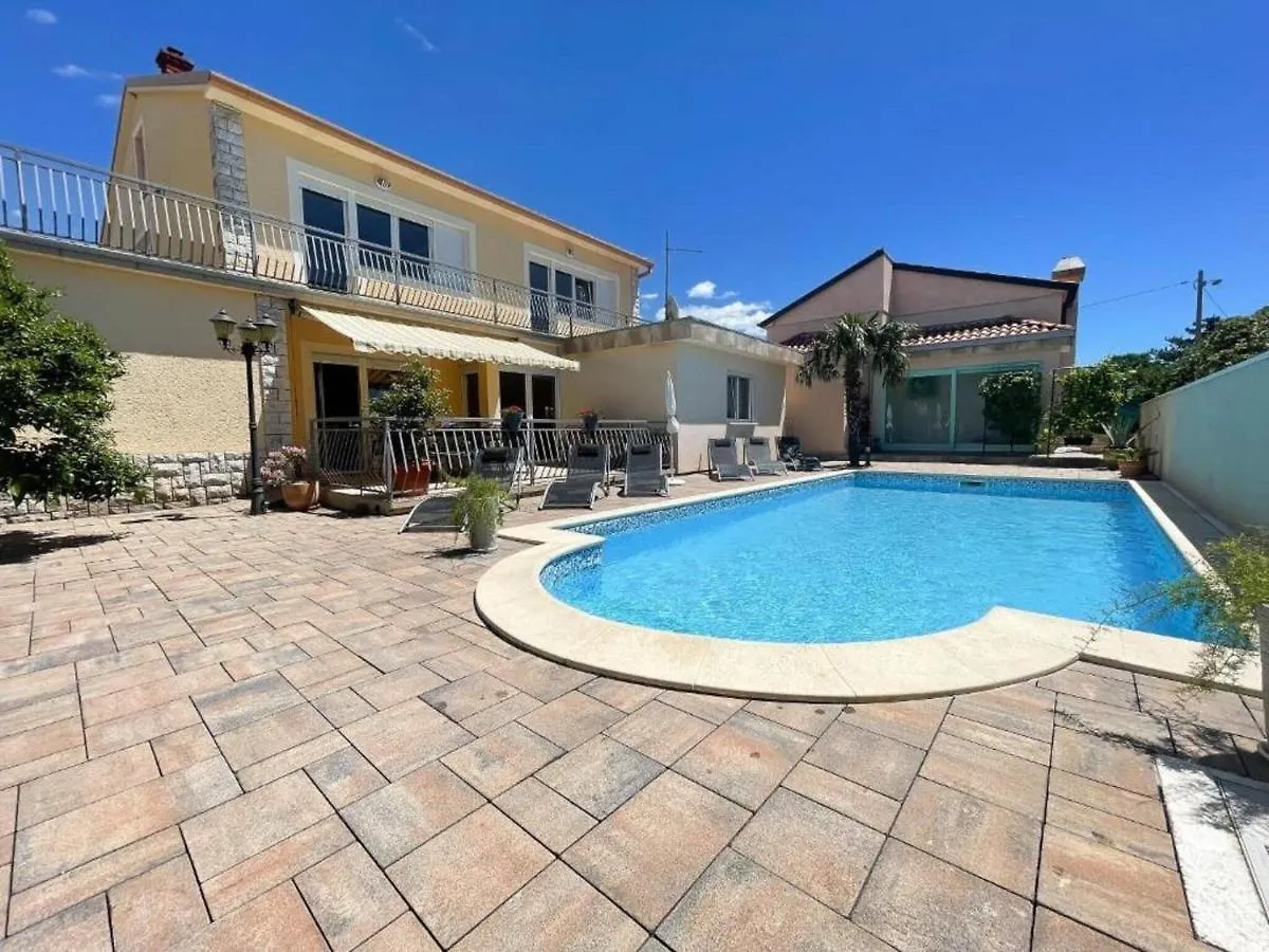 Comfortable Home With Private Pool Jadranovo